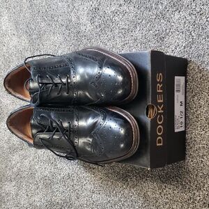 Men's black dress shoes